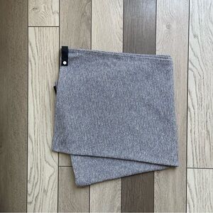 Lululemon Gray Ribbed scarf